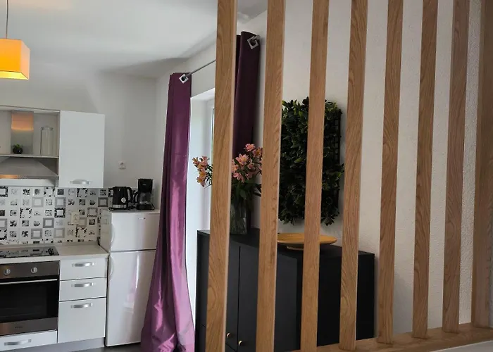 Lavel Apartment *
